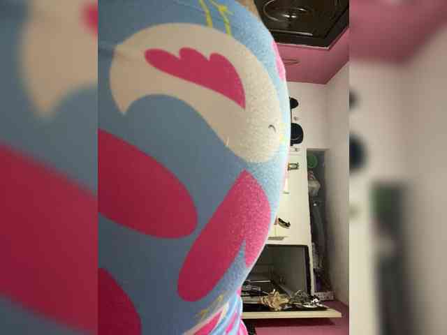 LittleToxic webcam