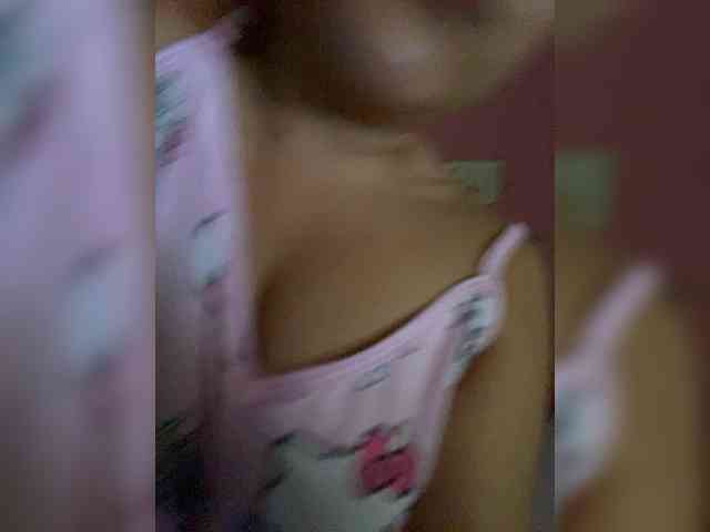 LittleToxic webcam