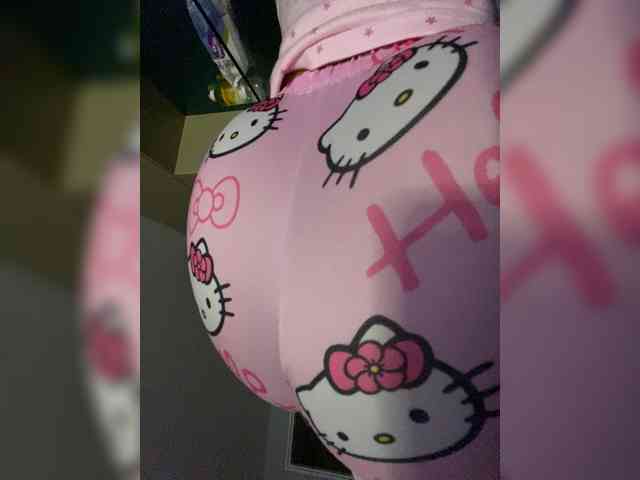 LittleToxic webcam