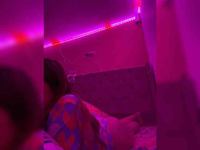 LittleToxic webcam