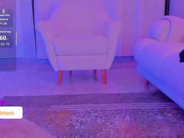 LittleToxic webcam
