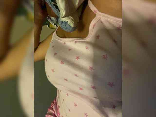 LittleToxic webcam