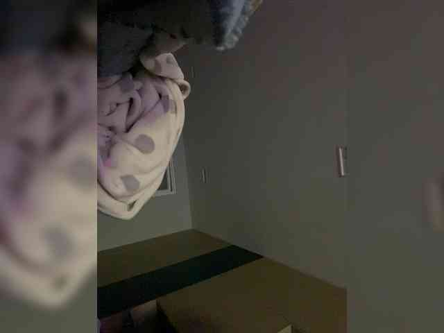 LittleToxic webcam