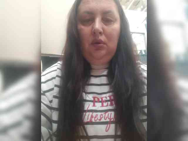 Este modelo está en vivo ahora. OlgaSaphire