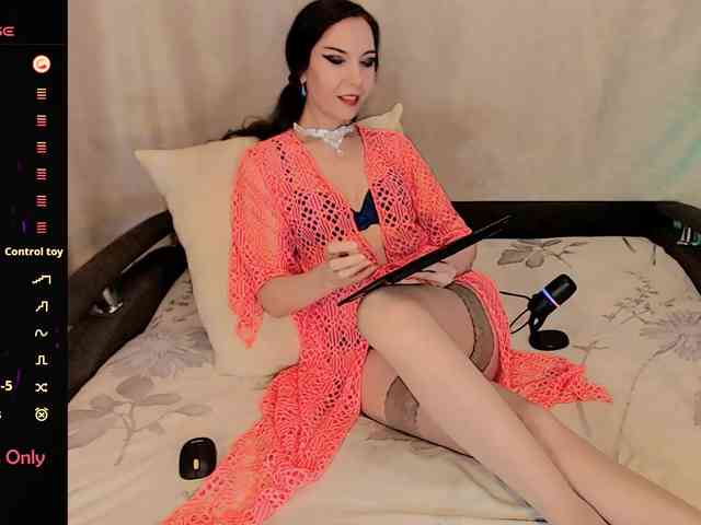 LunaTenebriss webcam