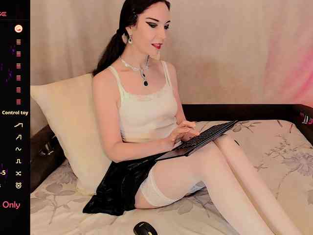 LunaTenebriss webcam