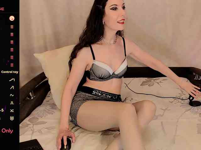 LunaTenebriss webcam