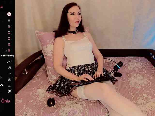 LunaTenebriss webcam