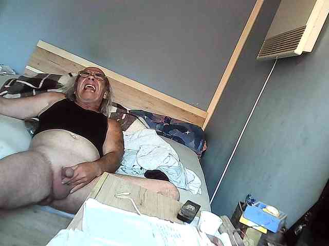 borut689 Live Webcam on BongaCams