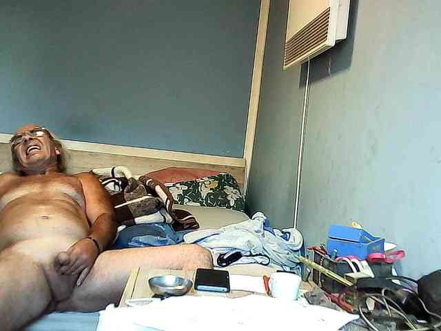 borut689 Live Webcam on BongaCams