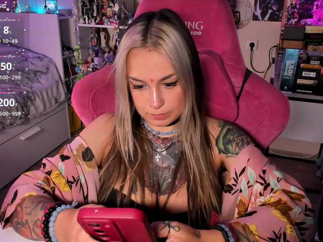 ChloeKohaku live cam on BongaCams