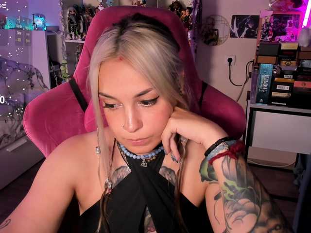 ChloeKohaku live cam on BongaCams