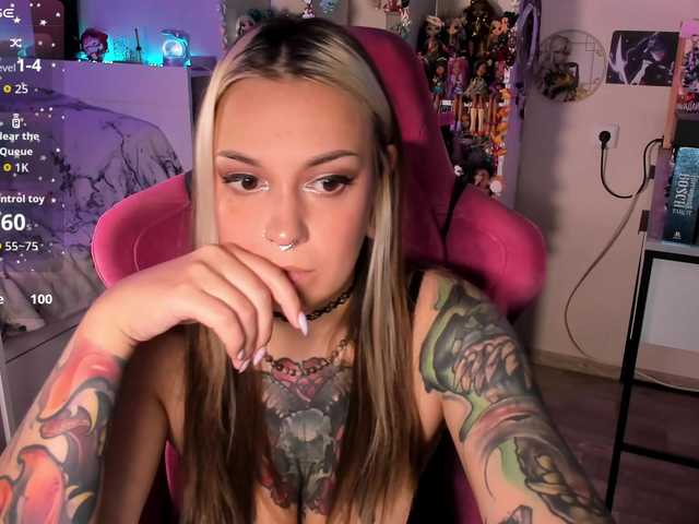 ChloeKohaku live cam on BongaCams