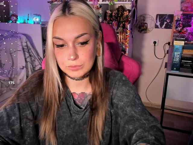 ChloeKohaku webcam