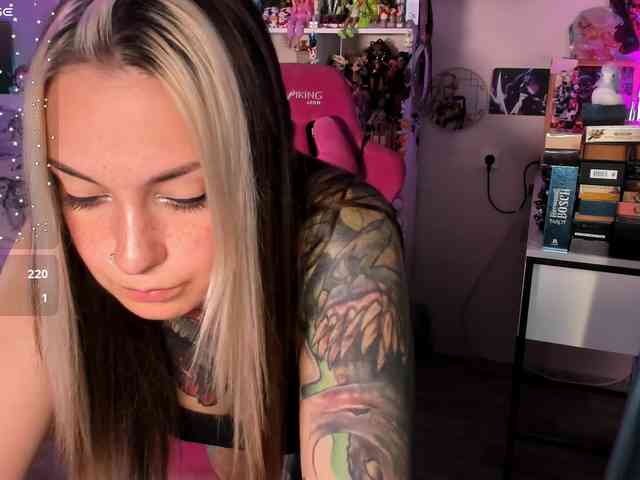 ChloeKohaku webcam