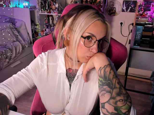 ChloeKohaku webcam