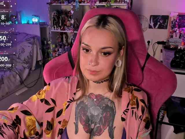ChloeKohaku webcam