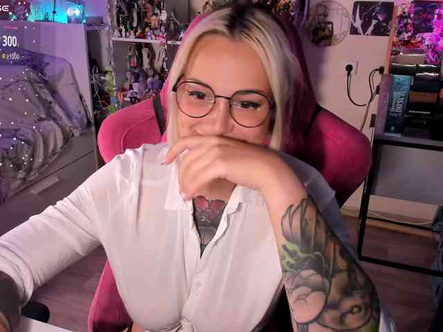 ChloeKohaku webcam