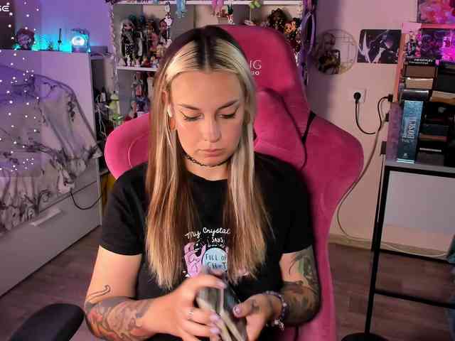 ChloeKohaku webcam