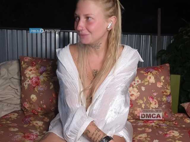 dvenasti live cam on BongaCams