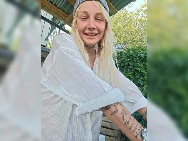 dvenasti live cam on BongaCams