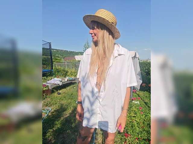 dvenasti live cam on BongaCams