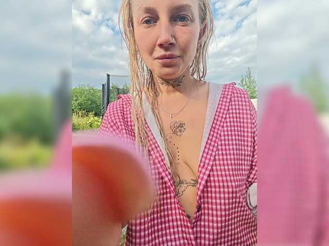 dvenasti live cam on BongaCams