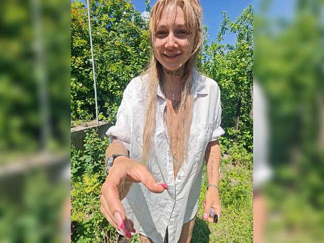dvenasti live cam on BongaCams