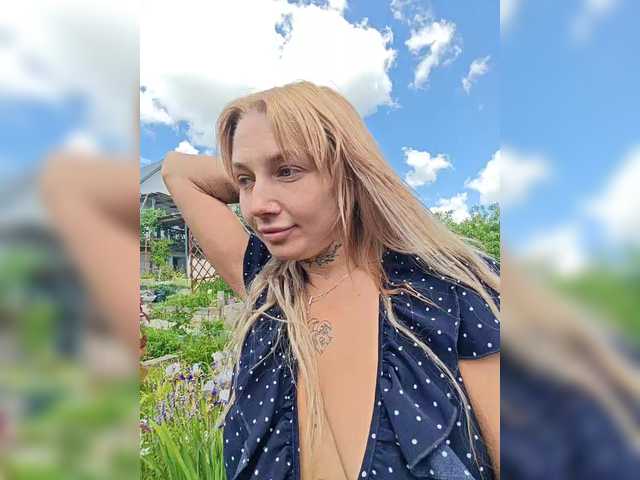 dvenasti live cam on BongaCams