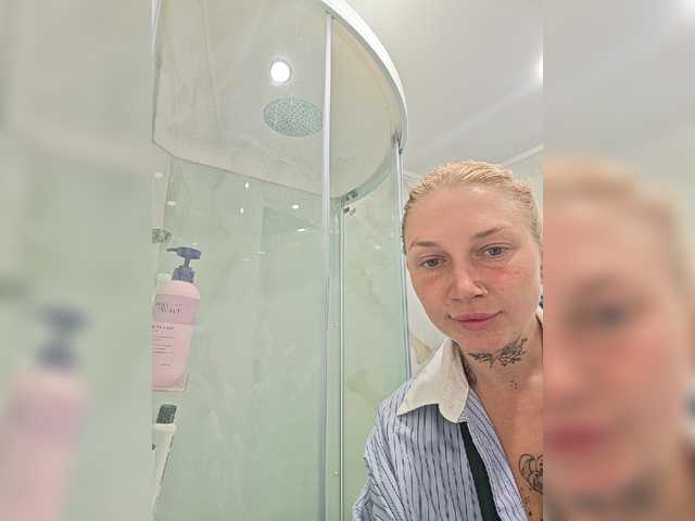 dvenasti live cam on BongaCams