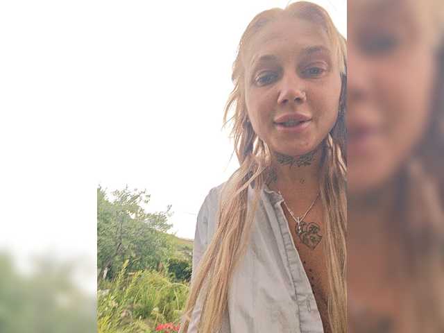 dvenasti live cam on BongaCams