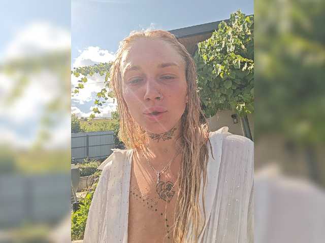 dvenasti live cam on BongaCams