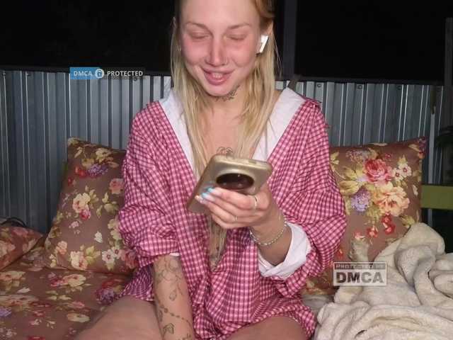 dvenasti live cam on BongaCams