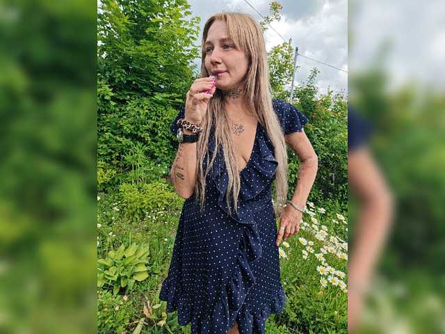 dvenasti live cam on BongaCams