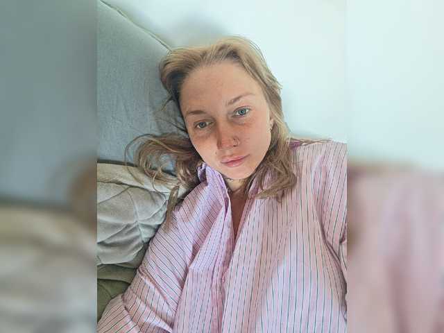 dvenasti live cam on BongaCams