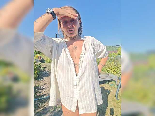 dvenasti live cam on BongaCams