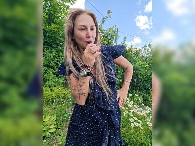 dvenasti live cam on BongaCams