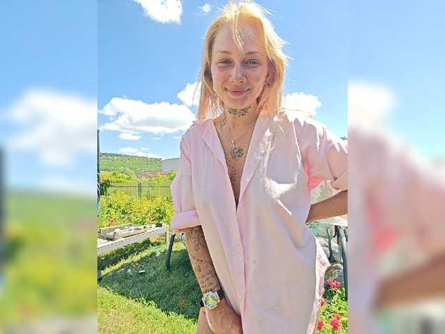 dvenasti live cam on BongaCams
