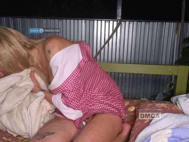 dvenasti live cam on BongaCams