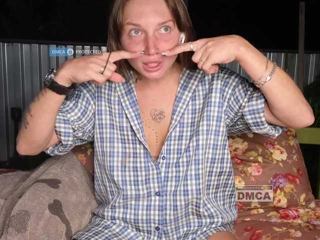 dvenasti live cam on BongaCams
