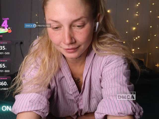 dvenasti live cam on BongaCams