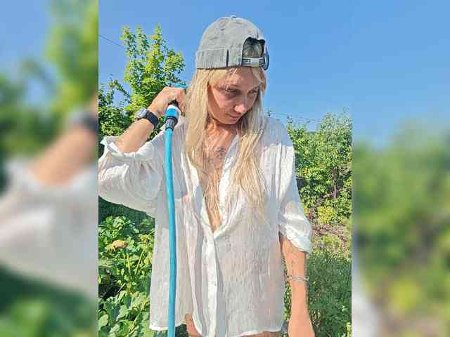dvenasti Live Webcam on BongaCams