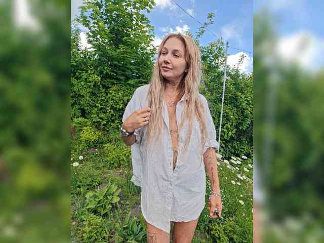 dvenasti Live Webcam on BongaCams