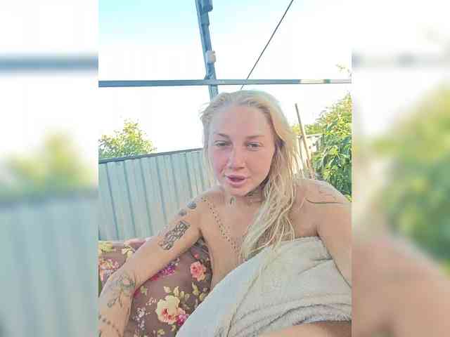 dvenasti Live Webcam on BongaCams