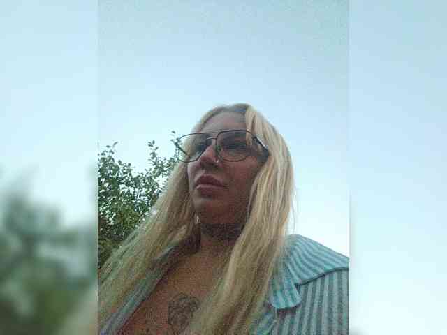 Crazynastya1's cam show statistics and live stream