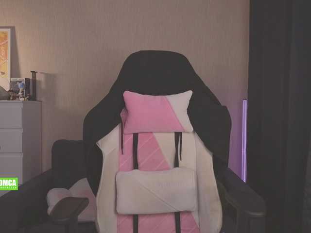 CreamMeow live webcam show