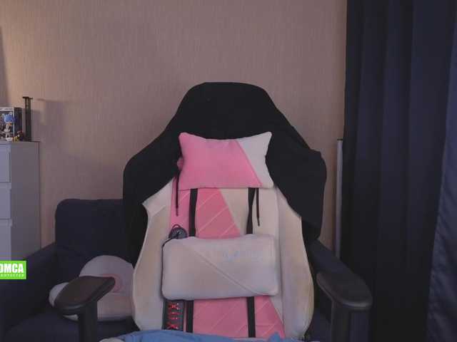 CreamMeow live webcam show