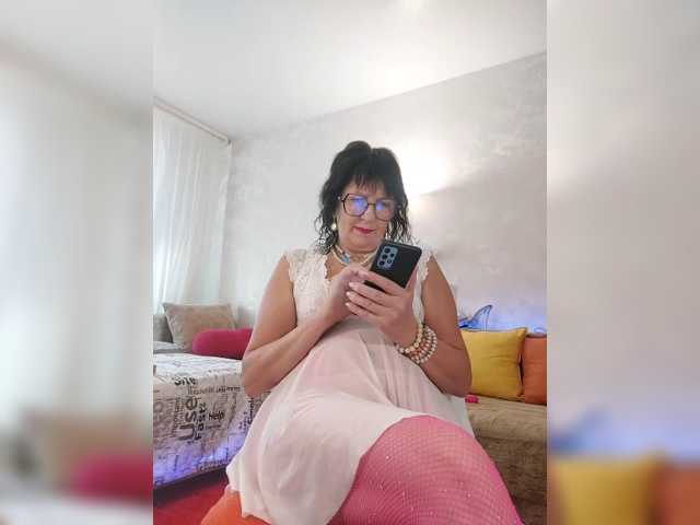 le modèle LaliaMia est en webcam porno dans un show sur le site bongacams, il possède les tags suivants: White/Caucasian,Brunette,Shaved