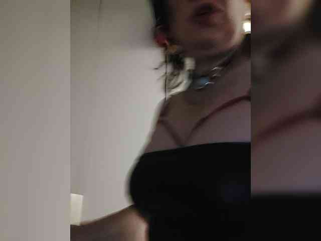 pvt chat LaliaMia
