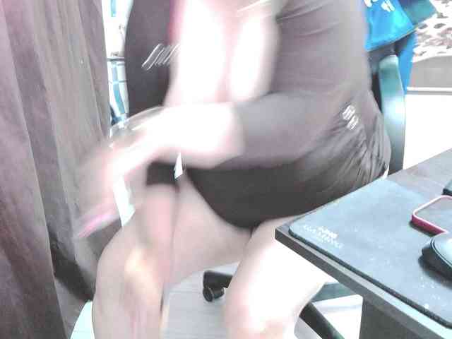 RoseBBW webcam